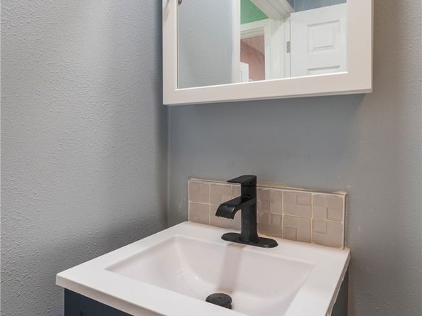 1680 S Rimpau Boulevard, Los Angeles CA 90019