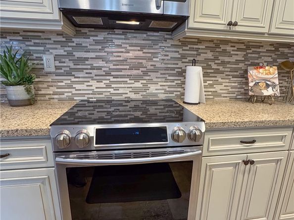 575 Esplanade 102, Redondo Beach CA 90277