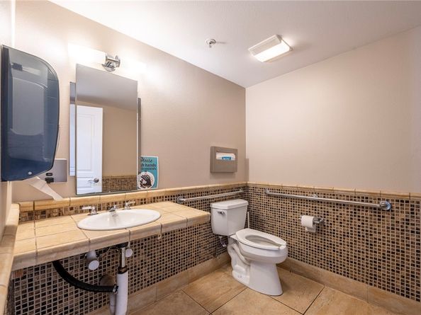 7320 Hawthorn Avenue 111, Los Angeles CA 90046