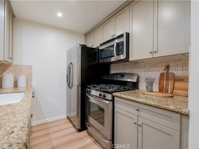 7320 Hawthorn Avenue 111, Los Angeles CA 90046