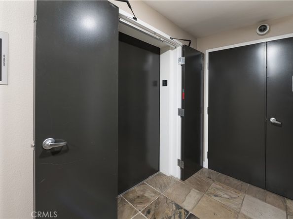 7320 Hawthorn Avenue 111, Los Angeles CA 90046