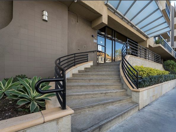 7320 Hawthorn Avenue 111, Los Angeles CA 90046