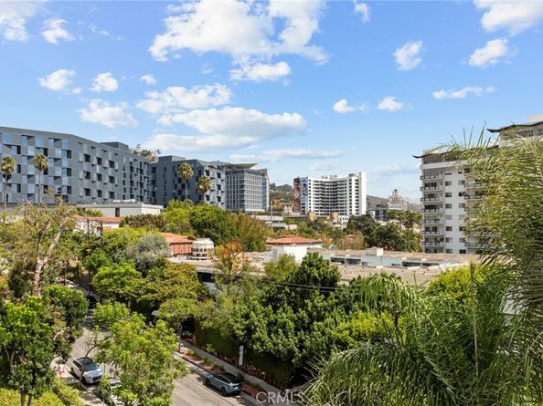 1131 Alta Loma Road 527, West Hollywood CA 90069