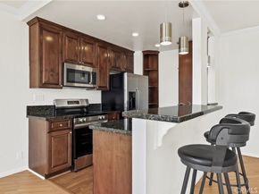 1131 Alta Loma Road 527, West Hollywood CA 90069