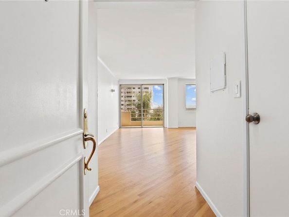 1131 Alta Loma Road 527, West Hollywood CA 90069