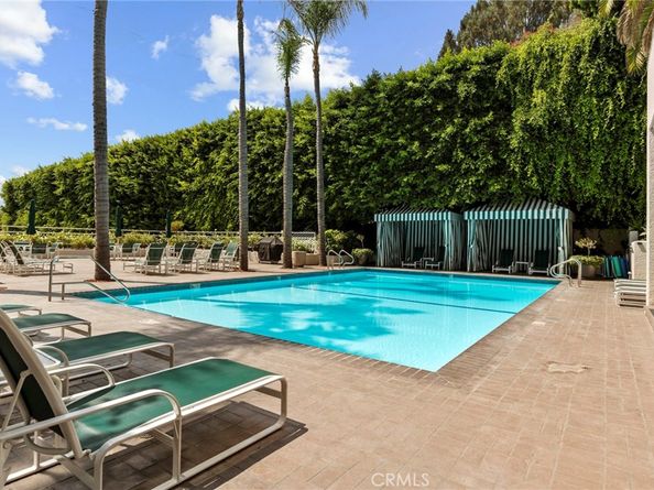 1131 Alta Loma Road 527, West Hollywood CA 90069
