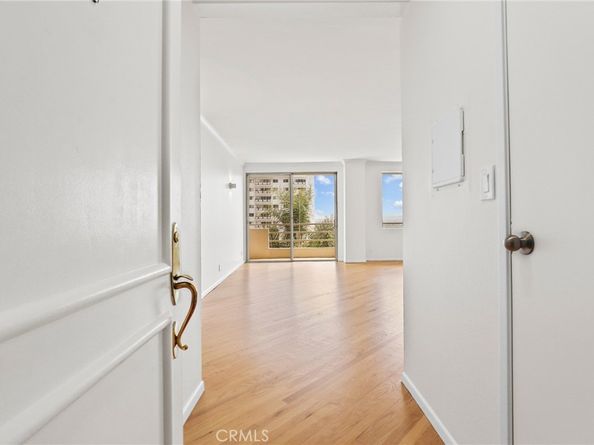 1131 Alta Loma Road 527, West Hollywood CA 90069