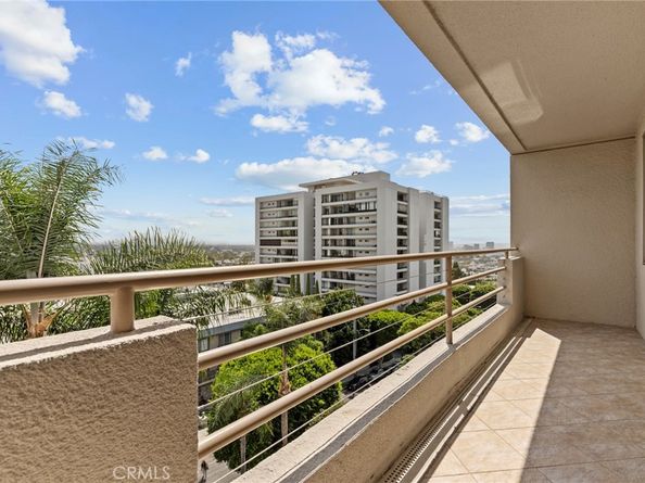1131 Alta Loma Road 527, West Hollywood CA 90069