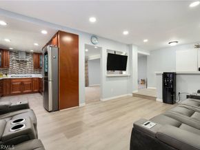 8303 Topeka Drive, Northridge CA 91324