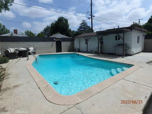17457 Covello Street, Van Nuys CA 91406