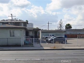 124 W Rosecrans Ave