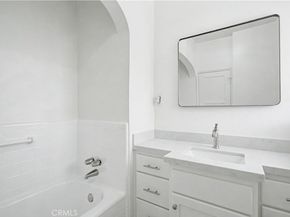 826 S Detroit Street, Los Angeles CA 90036