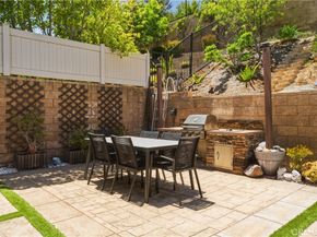 4977 Hydepark Drive, Agoura Hills CA 91301
