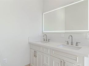 1598 Long Beach 401, Long Beach CA 90813