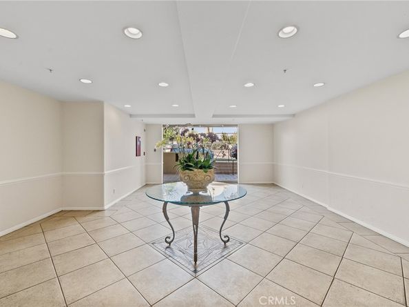 10824 Bloomfield 108, North Hollywood CA 91602