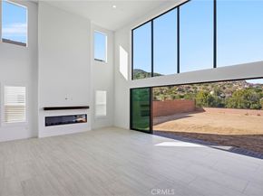 22801 Seaqua Circle, Chatsworth CA 91311