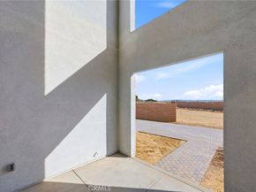 22801 Seaqua Circle, Chatsworth CA 91311