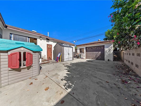 5944 Blackthorne, Lakewood CA 90712