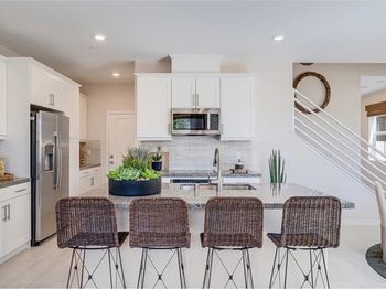 2645 E Hyde Paseo