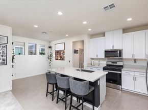 16040 Jamie Lane 8, Fontana CA 92336