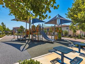 16040 Jamie Lane 8, Fontana CA 92336