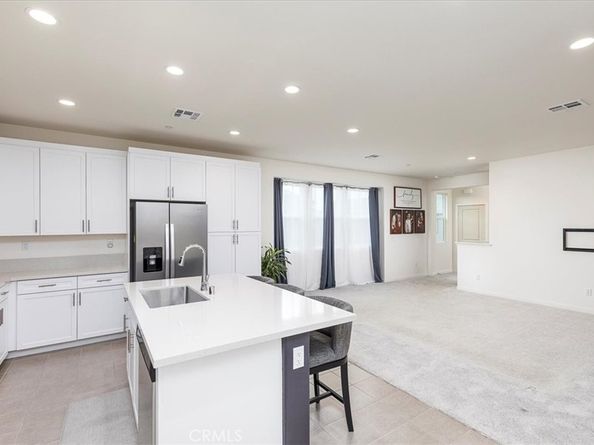 16040 Jamie Lane 8, Fontana CA 92336