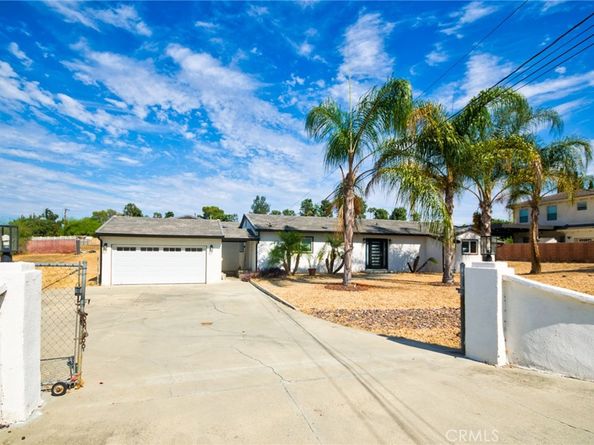 512 S Barranca Street, West Covina CA 91791