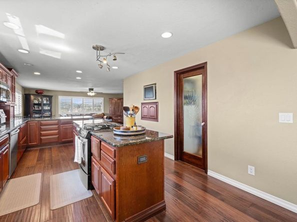 1168 Avocado Ave, Escondido CA 92026