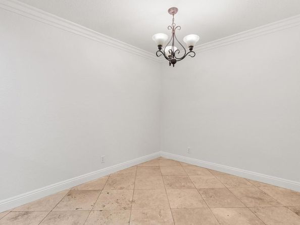 1075 N Escondido 104, Escondido CA 92026