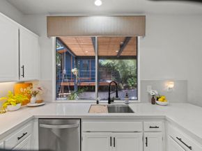 6687 Corte Eduardo, Carlsbad CA 92009