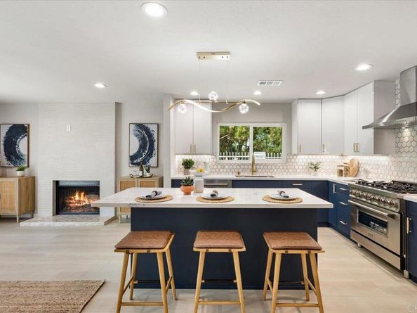 7911 Terraza Disoma, Carlsbad CA 92009