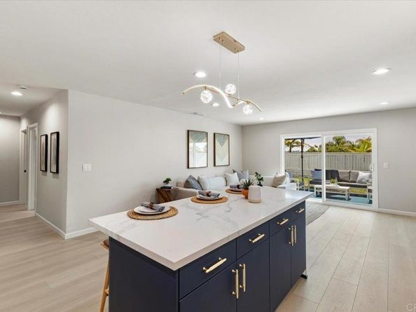 7911 Terraza Disoma, Carlsbad CA 92009