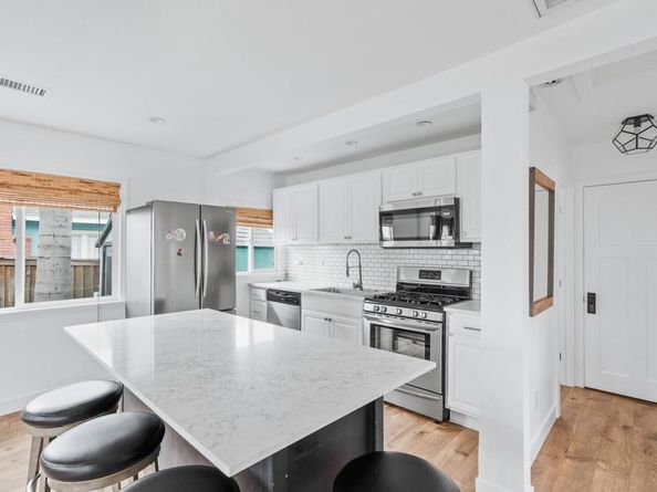 1009 S Cleveland Street, Oceanside CA 92054