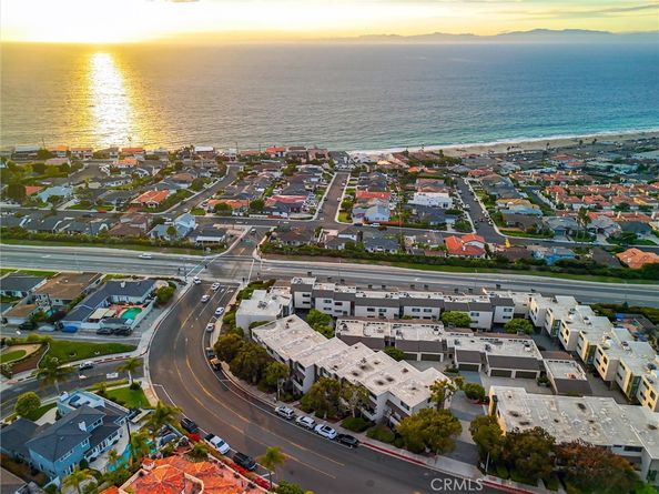 111 Calle Mayor, Redondo Beach CA 90277