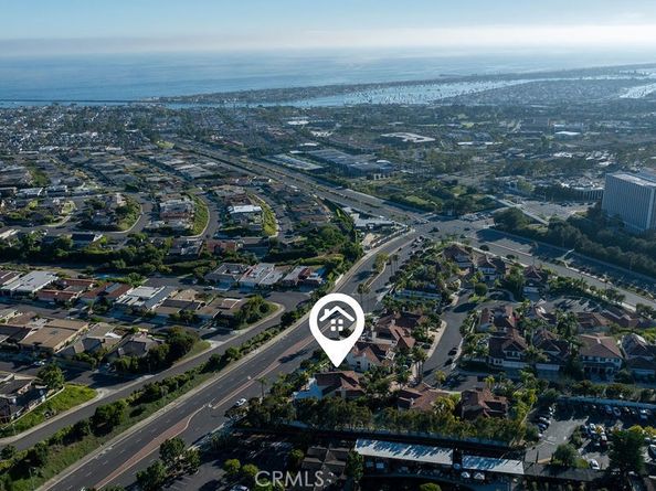 19 Harbor Pointe, Corona Del Mar CA 92625