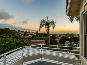 19 Harbor Pointe, Corona Del Mar CA 92625