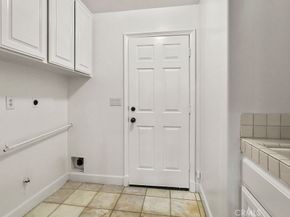 19 Harbor Pointe, Corona Del Mar CA 92625