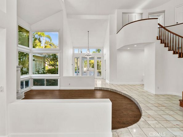 19 Harbor Pointe, Corona Del Mar CA 92625