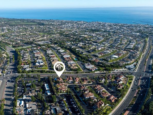 19 Harbor Pointe, Corona Del Mar CA 92625