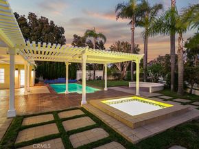 19 Harbor Pointe, Corona Del Mar CA 92625