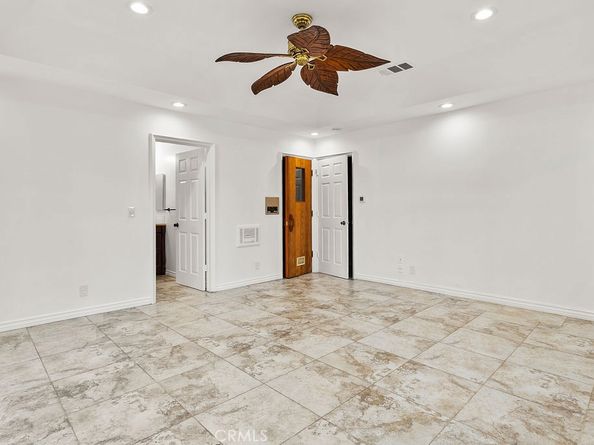 19 Harbor Pointe, Corona Del Mar CA 92625