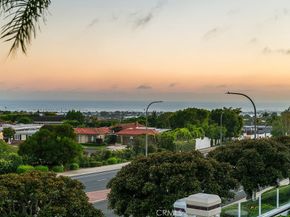 19 Harbor Pointe, Corona Del Mar CA 92625