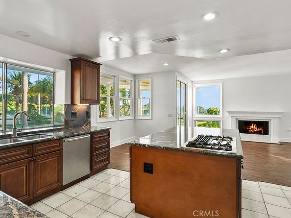 19 Harbor Pointe, Corona Del Mar CA 92625