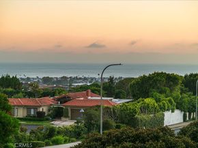 19 Harbor Pointe, Corona Del Mar CA 92625