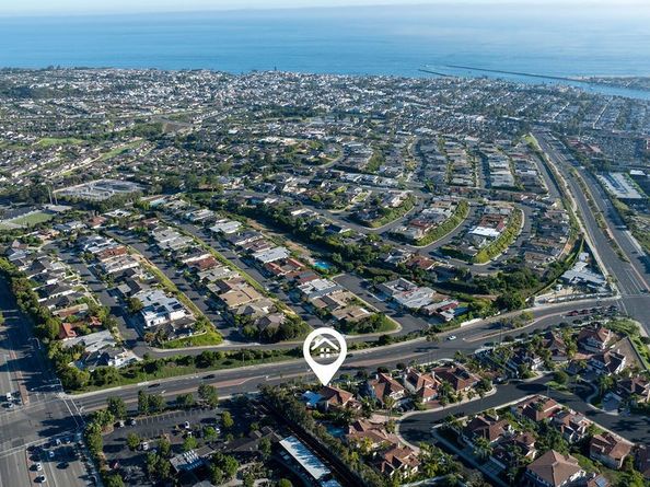 19 Harbor Pointe, Corona Del Mar CA 92625