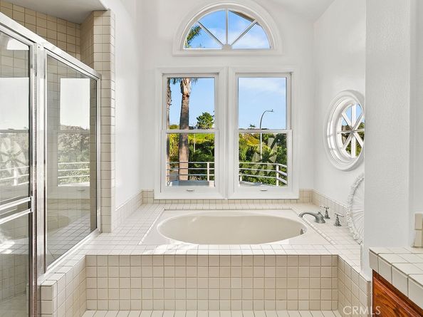 19 Harbor Pointe, Corona Del Mar CA 92625