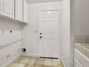 19 Harbor Pointe, Corona Del Mar CA 92625