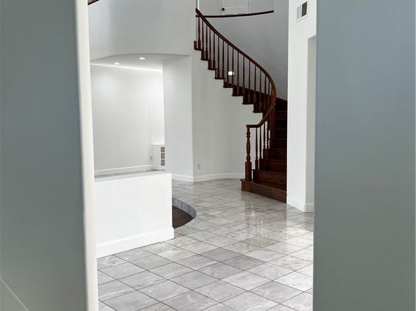 19 Harbor Pointe, Corona Del Mar CA 92625