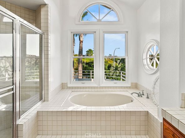 19 Harbor Pointe, Corona Del Mar CA 92625