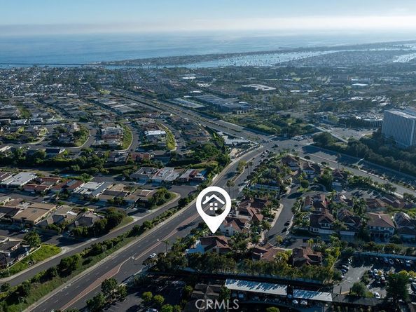 19 Harbor Pointe, Corona Del Mar CA 92625